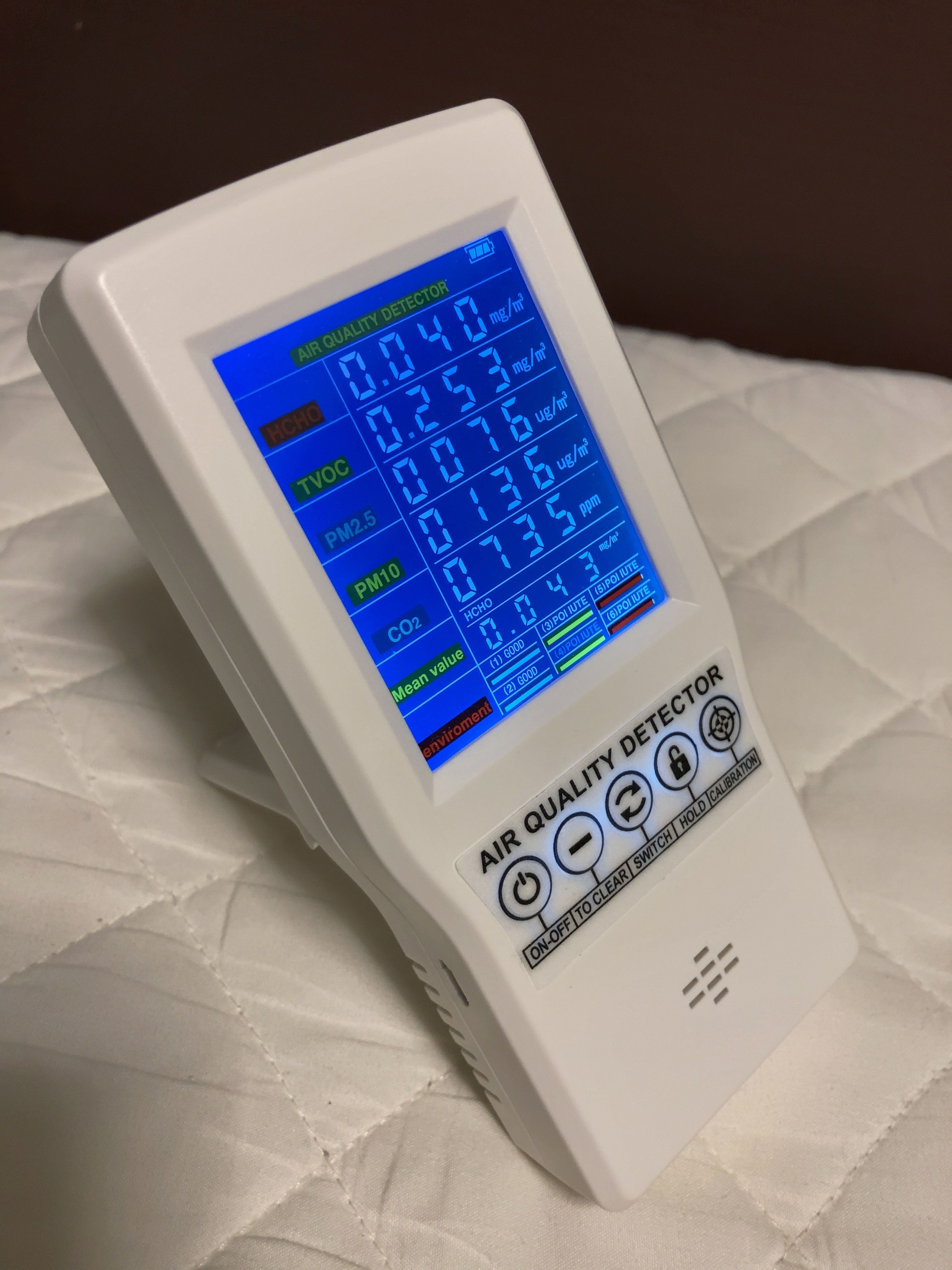 Portable air quality monitor measuring PM2.5 and pollutant levels